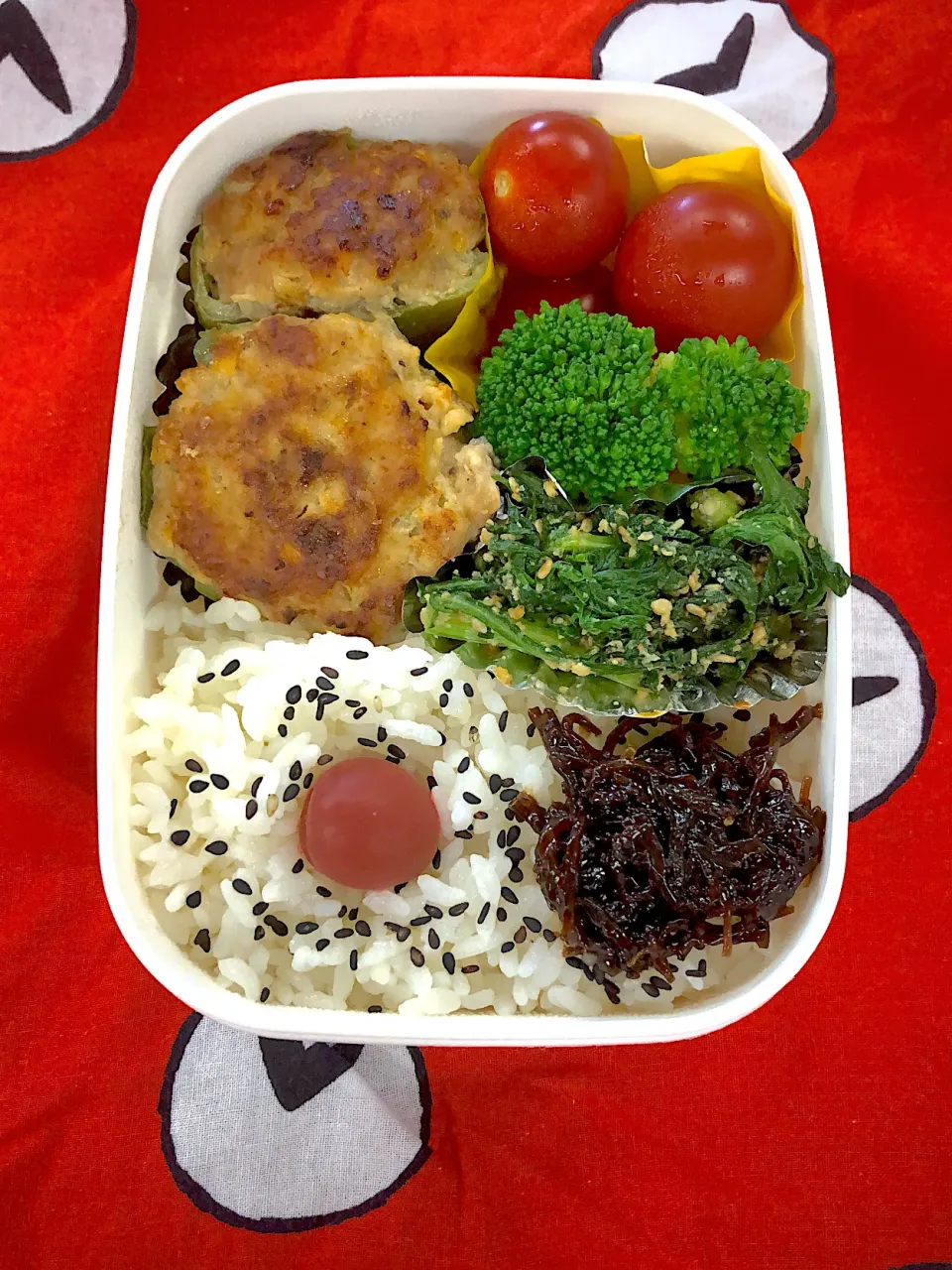 Snapdishの料理写真:肉詰めピーマン弁当【めし】|超絶トルーマン石6さん