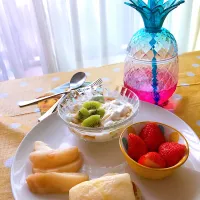 🍓フルーツヨーグルト朝ごはん🍓|つぼだいさん