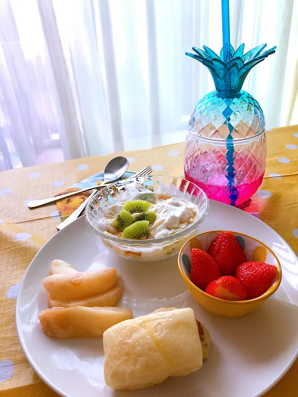 🍓フルーツヨーグルト朝ごはん🍓|つぼだいさん