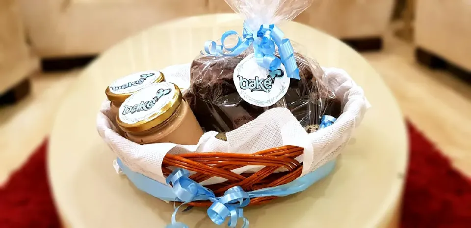 Gift hamper! 
- Gluten free fudge brownies & 
- Mocha chocolate mousse|Sadaf Mirzaさん