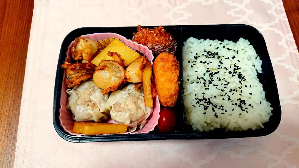 ベビーホタテとじゃがいものバター醤油炒め❤️旦那さんお弁当🎵😊|かおるcitronさん