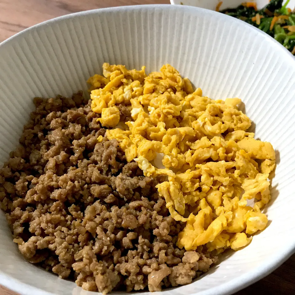 そぼろ丼|まきさん