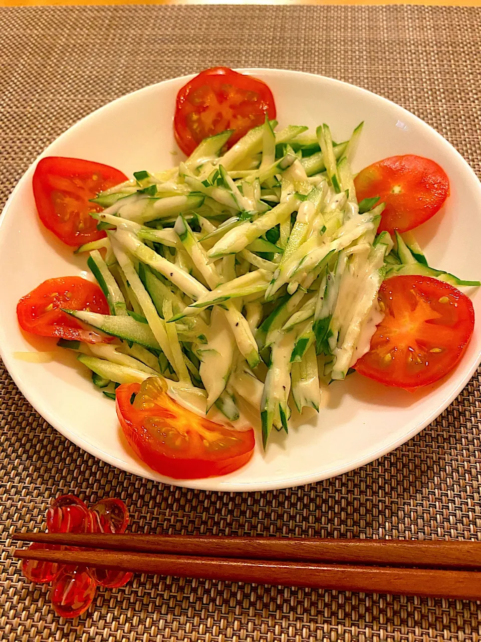 サッパリと♫シンプルに♫ きゅうりとトマトのサラダ🥗|tomoさん