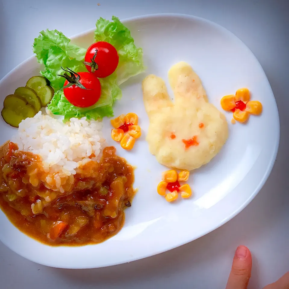 娘👧のカレープレート(๑´ڡ`๑)🍛|めぐぐさん