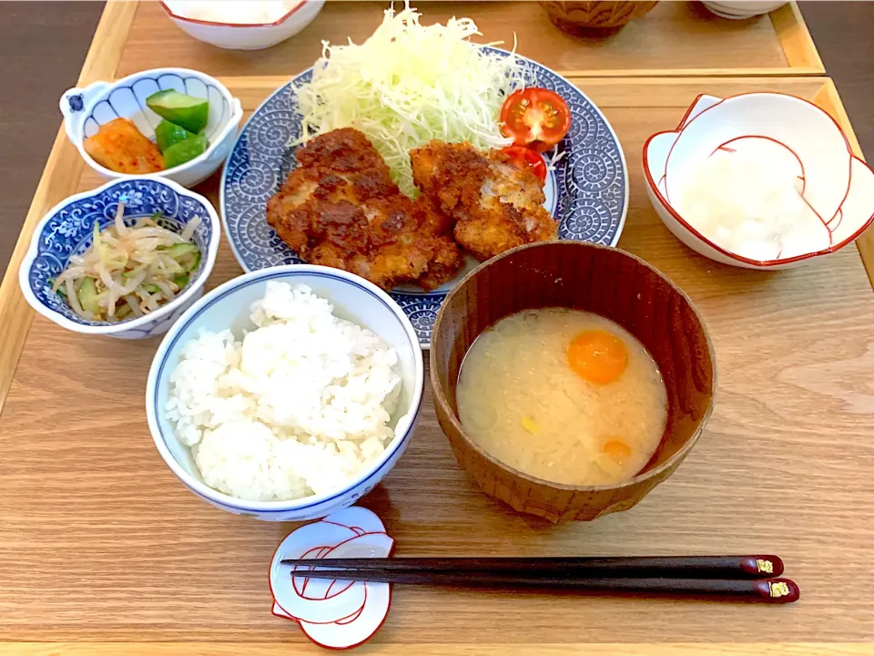 ヒレカツ　もやしときゅうりのナムル　カクテキキムチ　大根おろし　お味噌汁|NAKATAさん