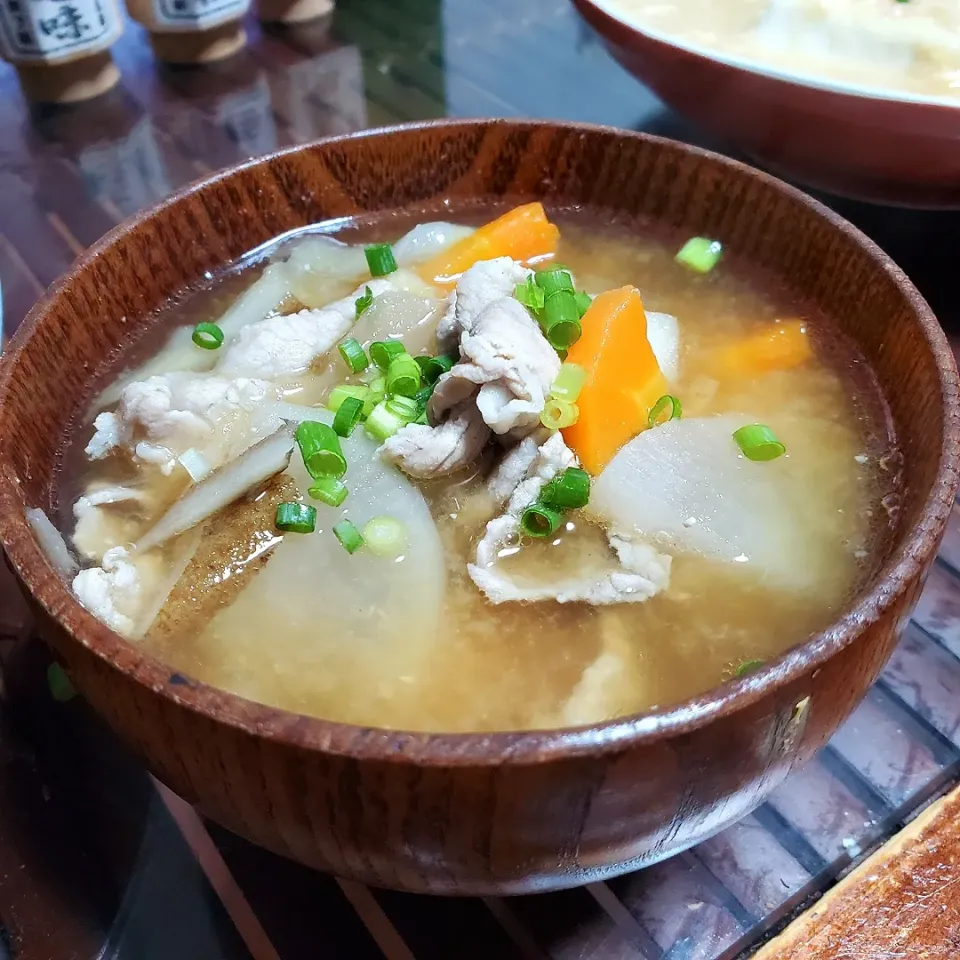 16日の男飯🍚は、
豚汁
豆腐たまご餡掛け|dai.noriさん