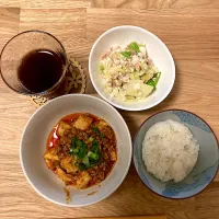 Snapdishの料理写真:麻婆豆腐とキャベツと豆腐の胡麻和え|みもりさん