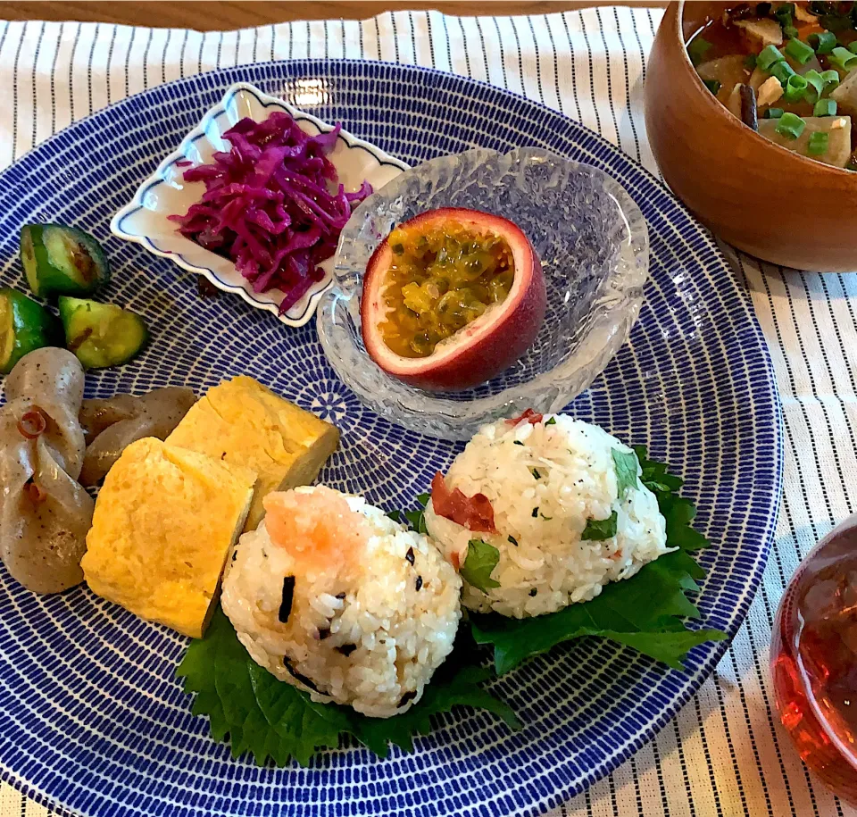 今朝は、おにぎり定食|たまにゃんさん