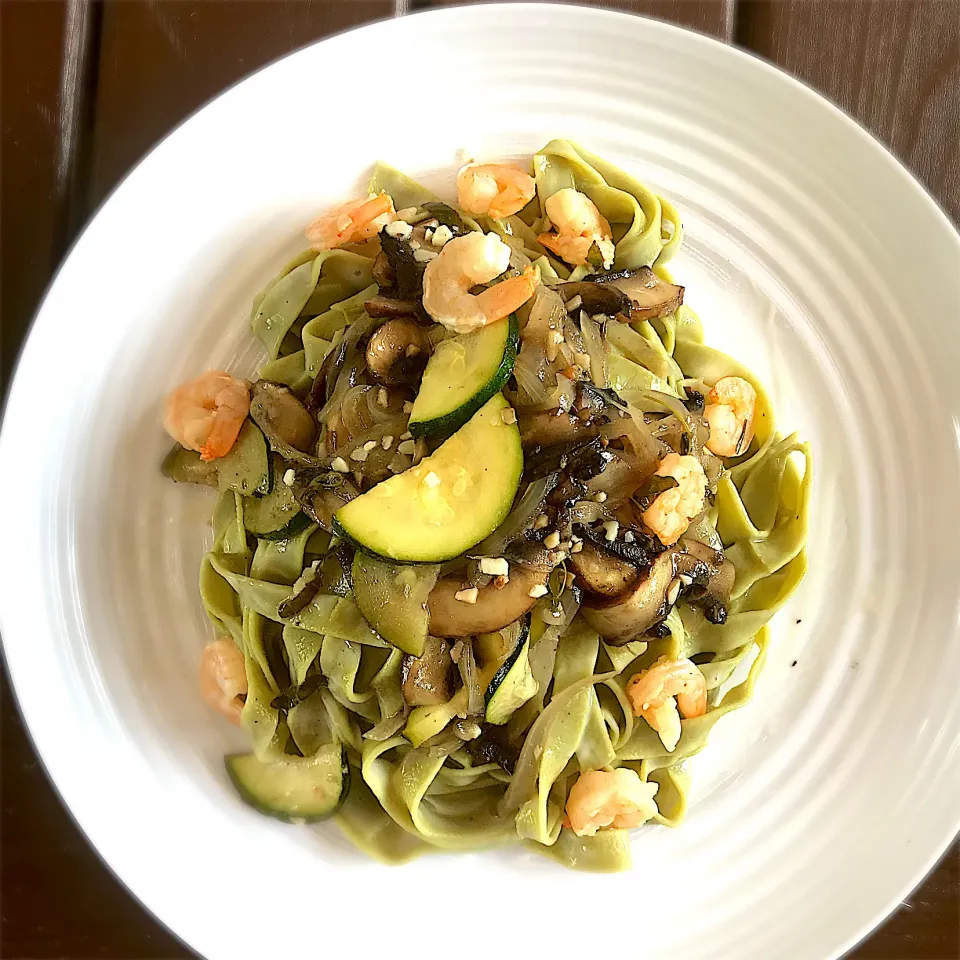 Shrimp zucchini mushroom Alfredo|T.E.Dennisさん