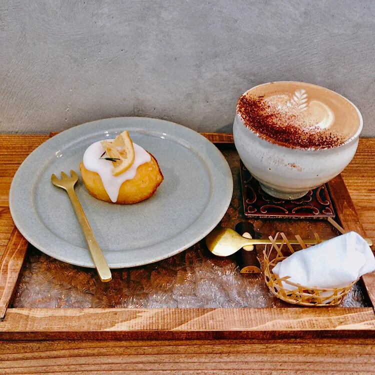 広島レモンのココナッツケーキ🍋🥥|ちゃみこさん