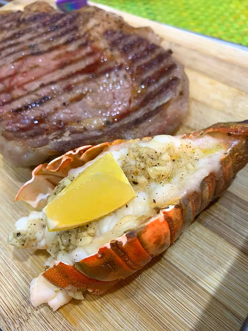 Prawn with beef steak|Mariano Ngさん