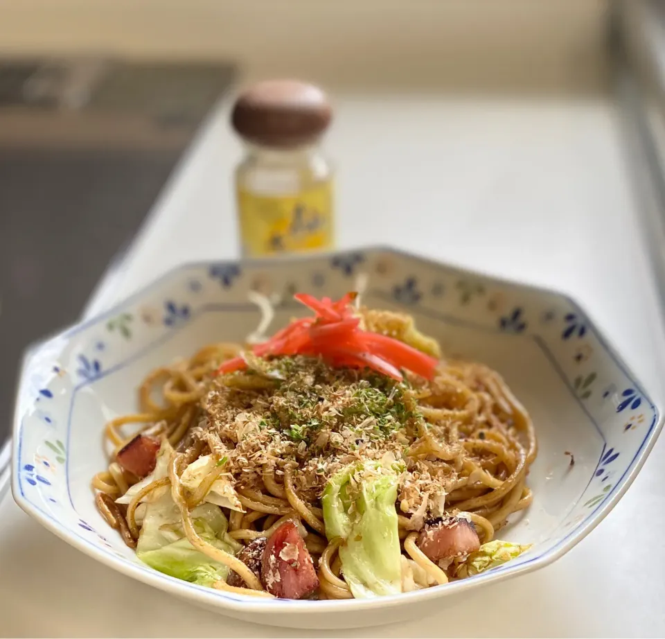 焼きそばは柚子胡椒で|かっちゃん杉さん