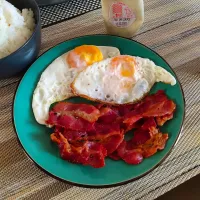 BREAKFAST: bacon and eggs|shehphさん