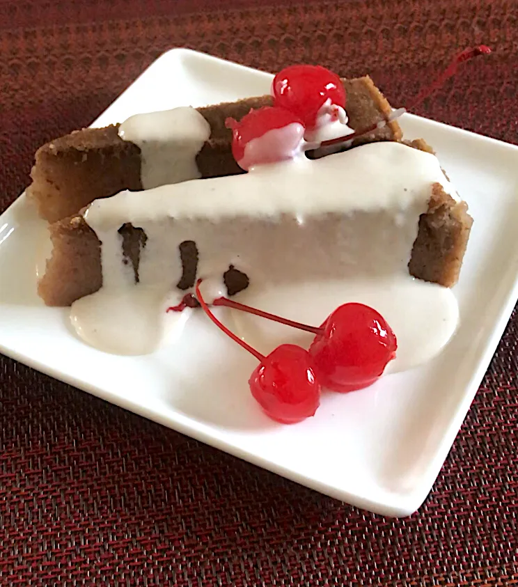 Plantbased potato pudding topped with cashew cream and cherries|poochilooさん