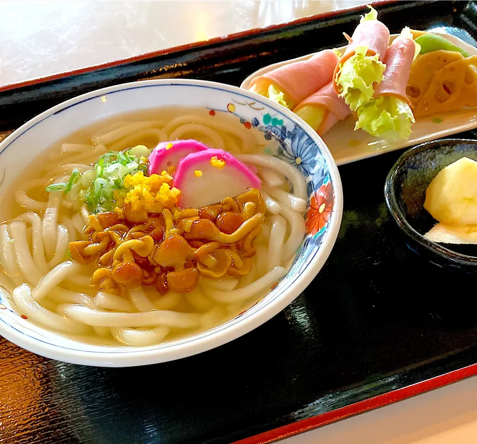 本日の賄い(7/17 巻き巻きレタス🥬とハーフうどんなめこたっぷり💖)|かぴかぴさん