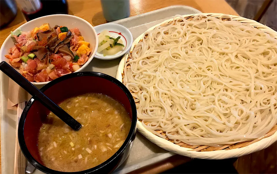 稲庭うどん 七蔵特製スープつけ麺 ＋ ミニ丼ぶりのセット|toshi,I🍴さん