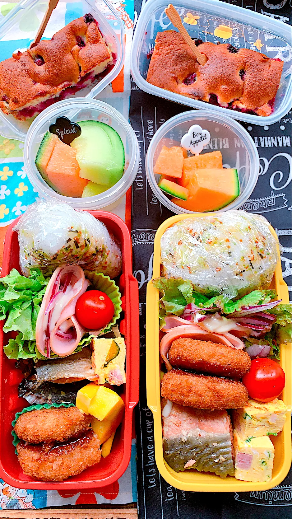 Snapdishの料理写真:#夫婦弁当　#おにぎり弁当　#デザートはブルーベリーケーキ　#メロンは野菜扱い|Blueberry🫐さん