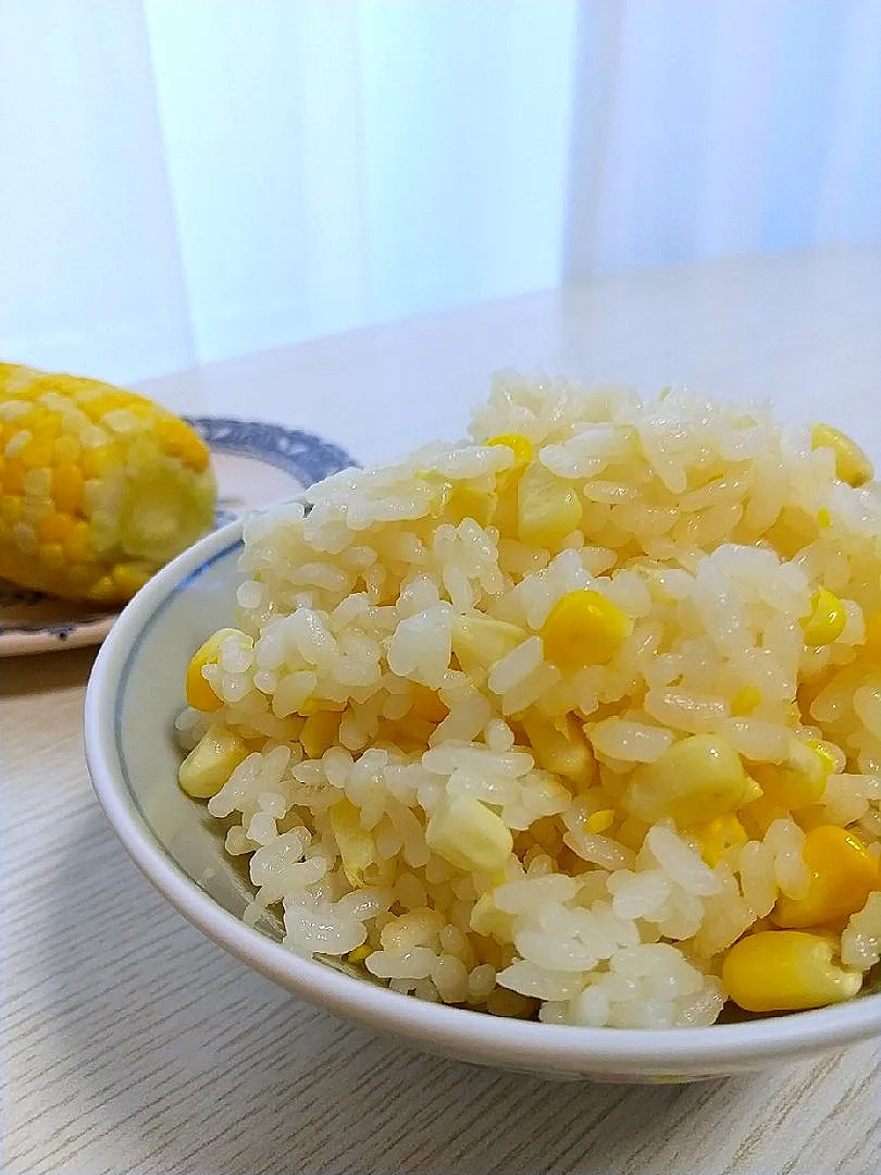 Snapdishの料理写真:☆今日の晩ごはん☆　とうもろこしご飯|hamamaさん