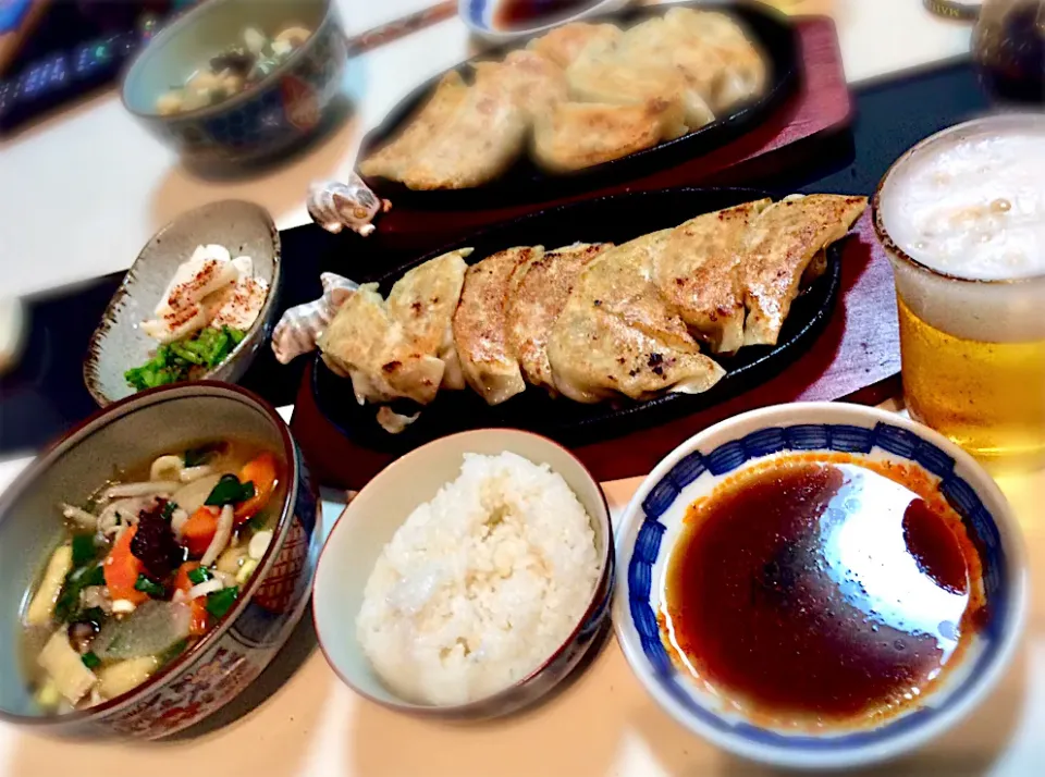 お家で餃子豚汁定食 ビール付き|Takeshi  Nagakiさん