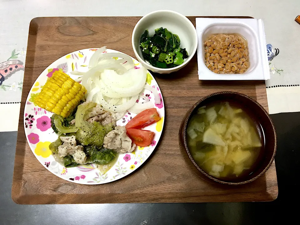 Snapdishの料理写真:豚とレタスの塩ダレ炒めのご飯|みよさん