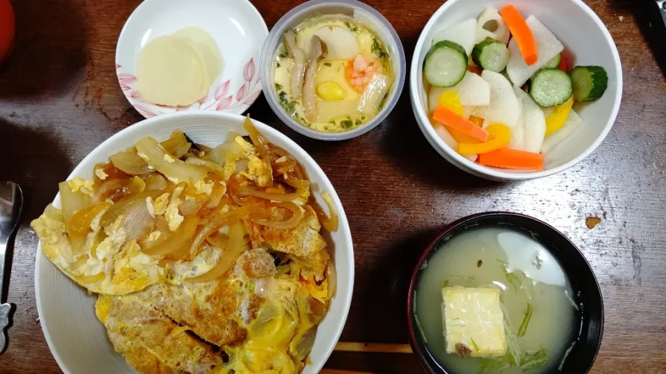 朝からカツ丼‼️|アクちゃんさん