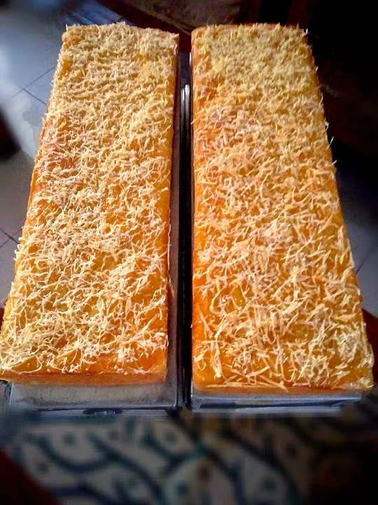 Proll tape, is a traditional cake from Indonesia, made from cassava tape, it's so delicious and sweet 😊😊😊|Kiky Kusumaさん