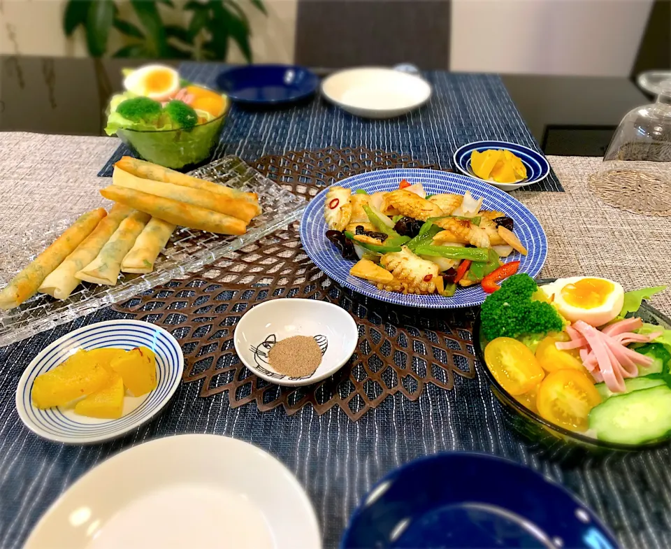 海鮮春巻き、イカ野菜炒め😊|ゆかさん