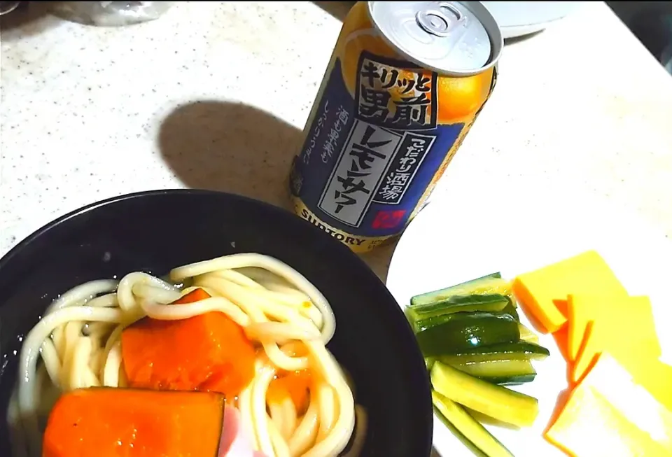 野菜鍋うどん＆きゅうり浅漬け＆チーズで乾杯🍻|にゃんこたろう*さん