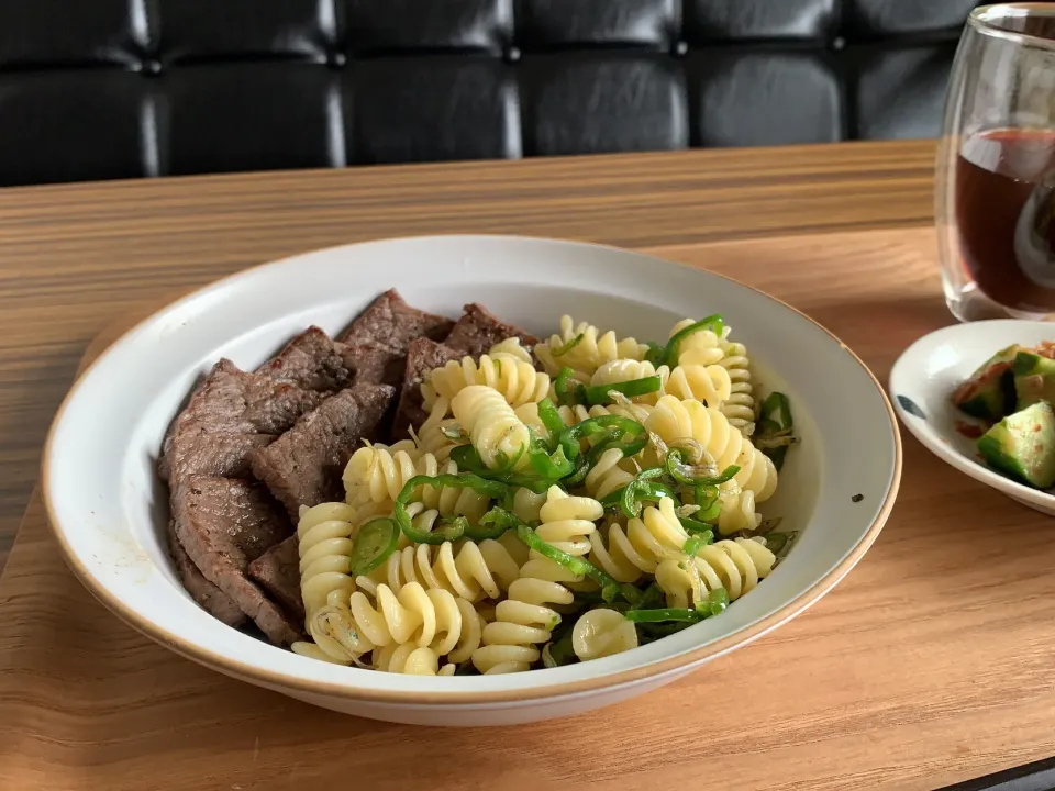 ピーマンパスタと焼肉ランチ|きよたさん