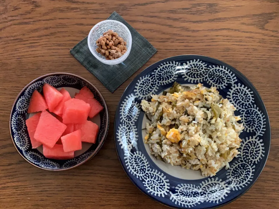 Snapdishの料理写真:自家製すいか🍉納豆🍃高菜炒飯20200718|rococoさん