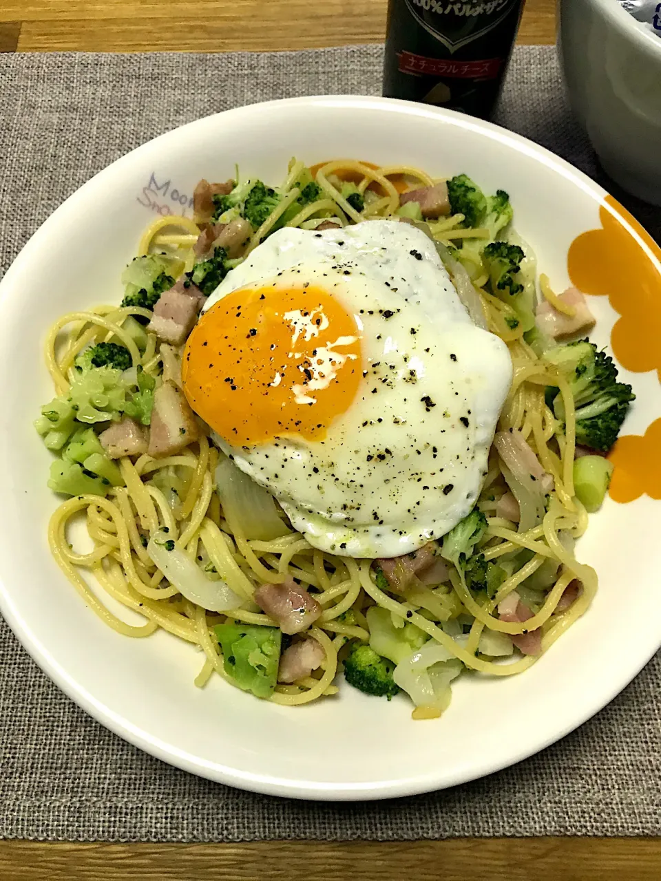 冷凍パスタでバター醤油スパゲティ＋目玉焼き|morimi32さん