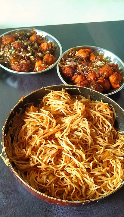 hakka noodles & soya  Manchurian ball|raul1836さん