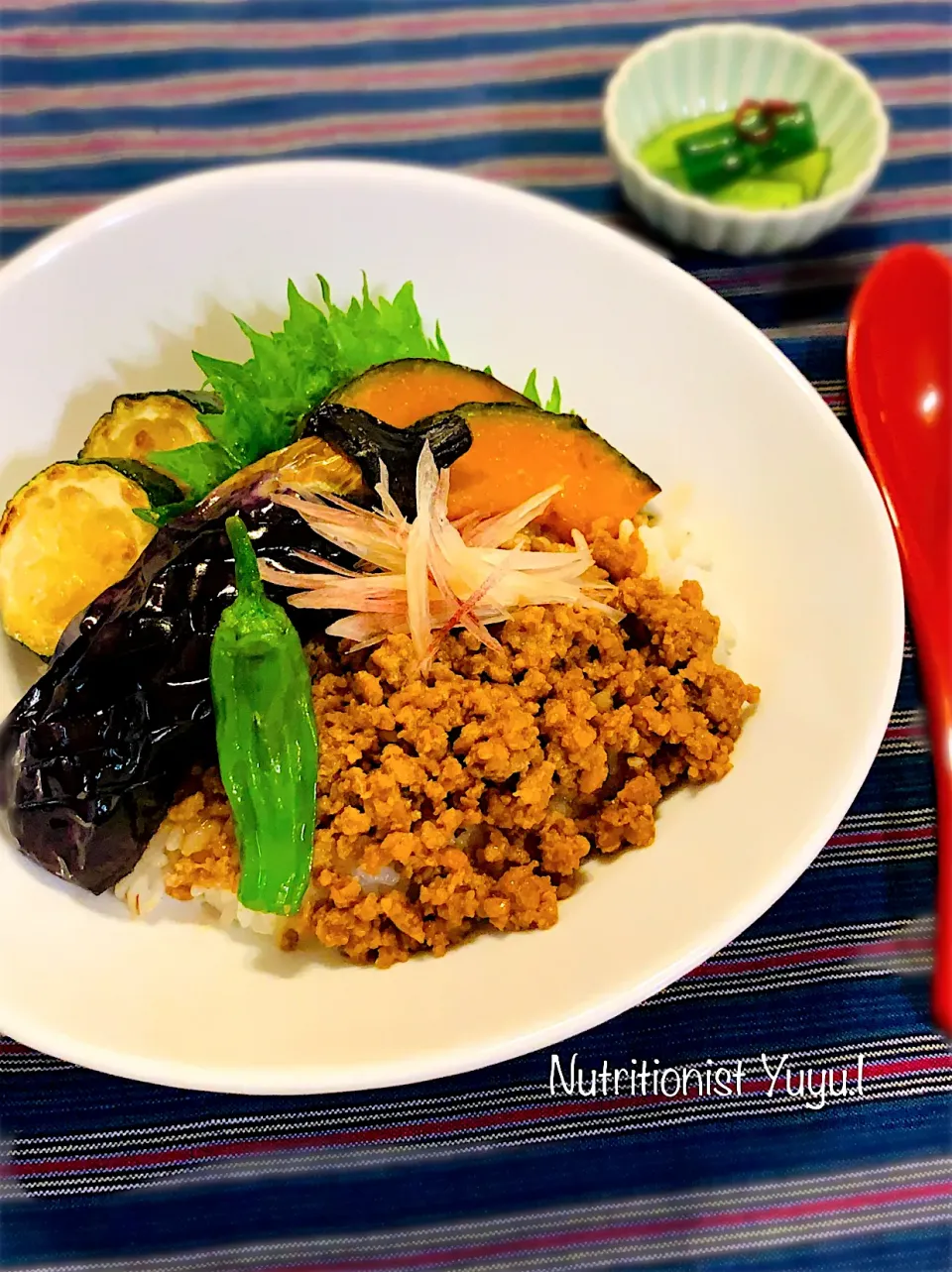 夏野菜の味噌そぼろ丼|ゆーこどんさん