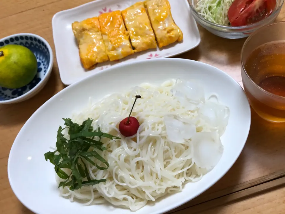 Snapdishの料理写真:#そうめん(SOMEN)、#玉子焼き(Japanese "rolled" omelette)、#サラダ(Salad)、#みかん(Mandarin)|tatsuya_kidさん