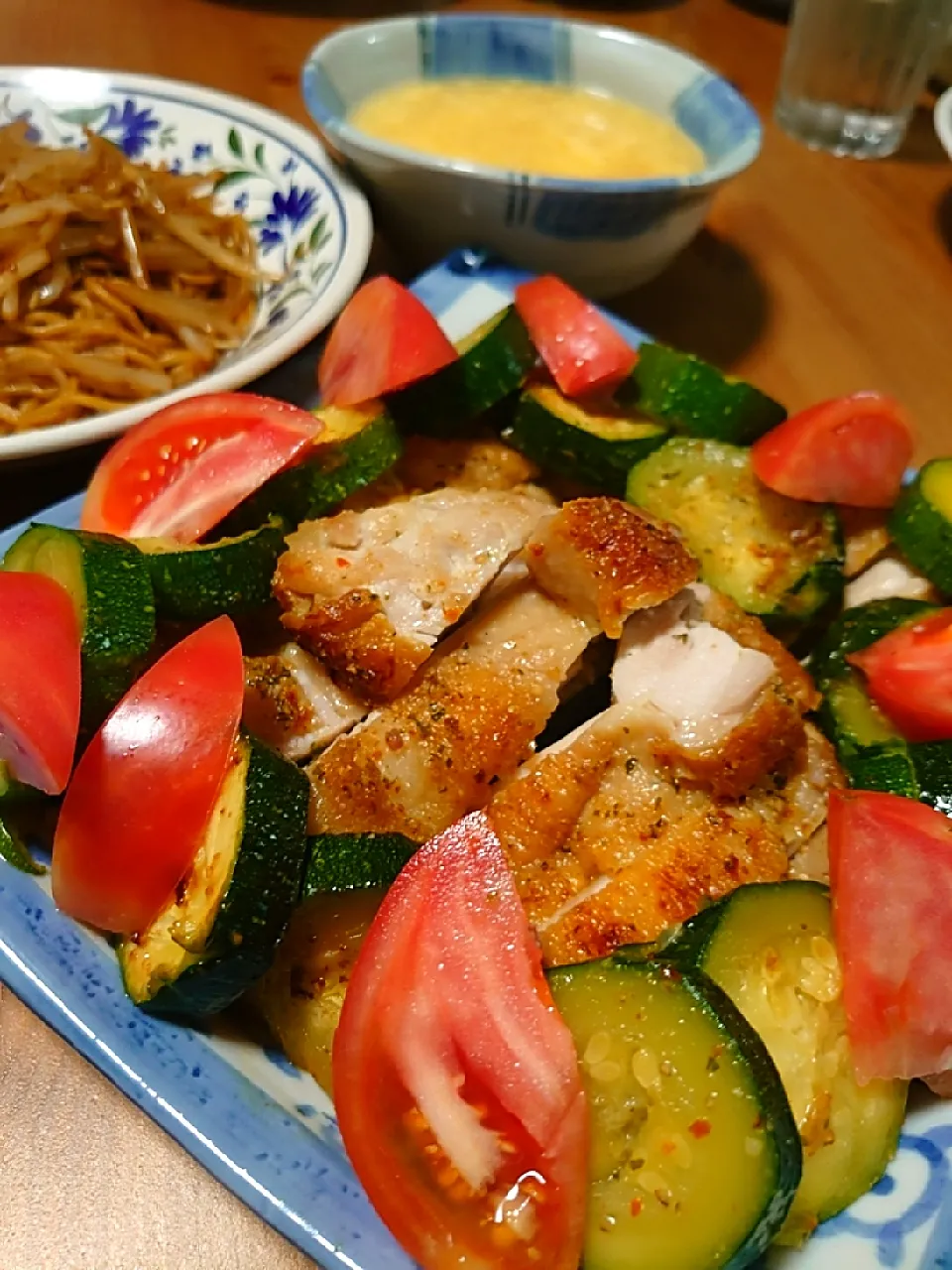 ズッキーニと、鶏肉のハーブソテー|ヒロさん