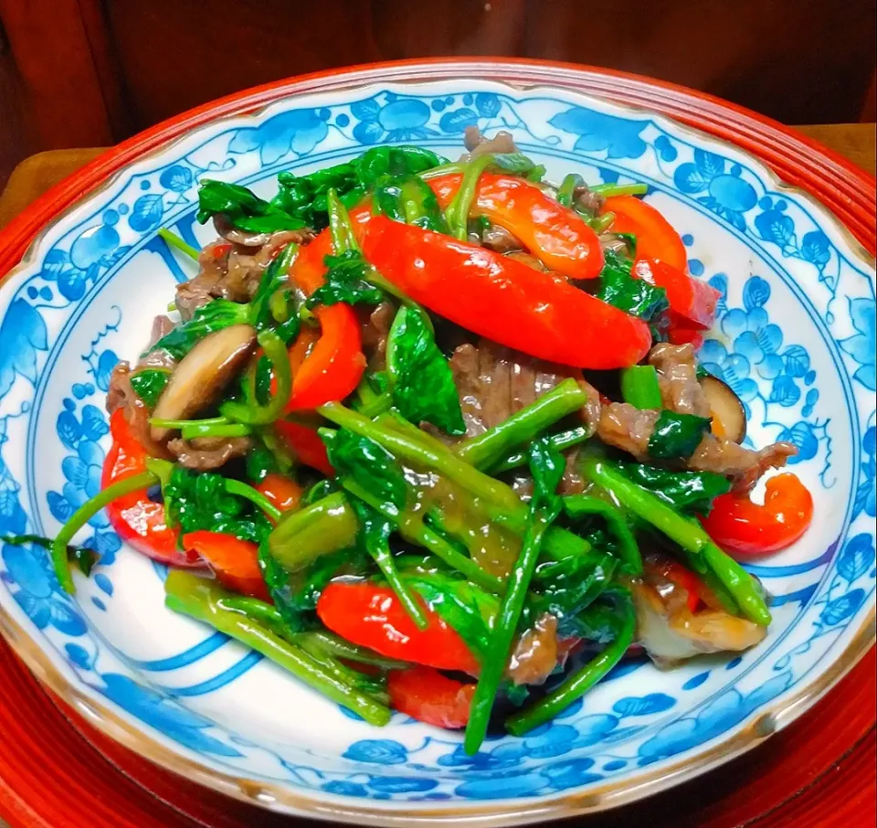 空芯菜とパプリカの
オイスターソース炒め|あらいぐまのしっぽさん