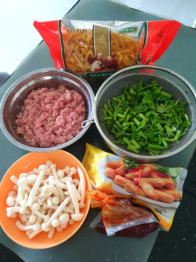 Spiral Pasta @ Bolognese Sauce|envymaqueenさん