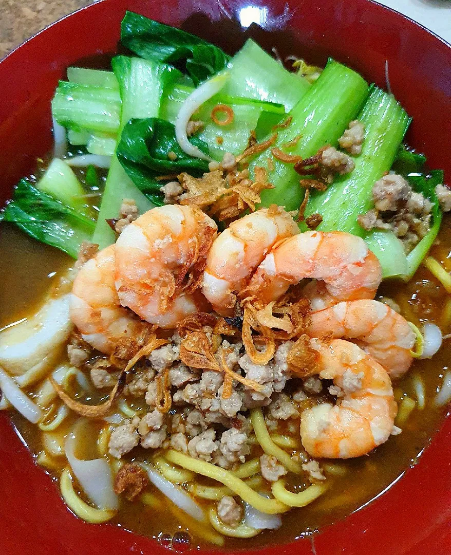 Prawn noodles with soup|Tan Carolさん