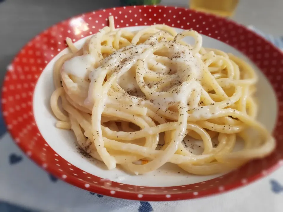 Spaghetti with goat cheese and black pepper (Cacio & pepe)|Ery_05さん