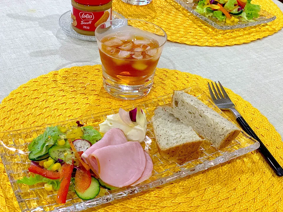 Snapdishの料理写真:20200718 朝ごはん🍞久し振りにバラの花びら添え🌹|Seikoさん