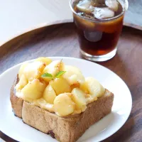 Peach & custard toast