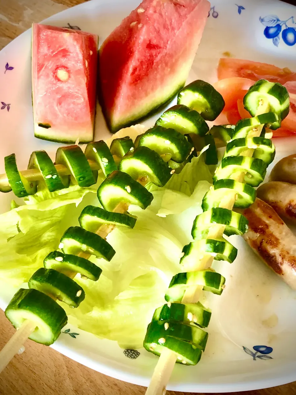 Snapdishの料理写真:ねじねじトルネード胡瓜🥒　お酢とごま油と白だしとニンニク🧄白胡麻でジップロックで少し漬けました|sudachiさん