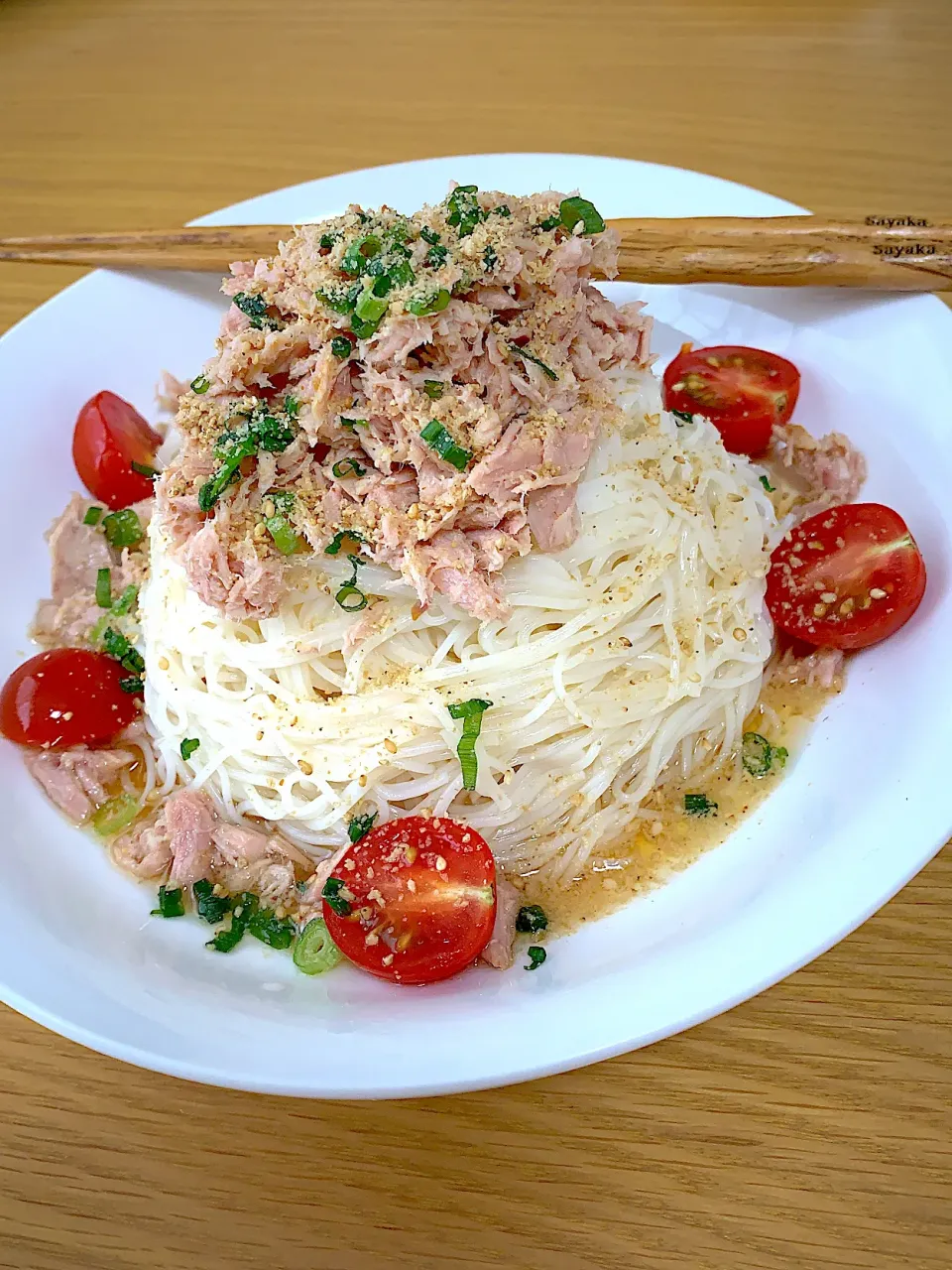 お昼に簡単ツナトマトそうめん♫|Syk___さん