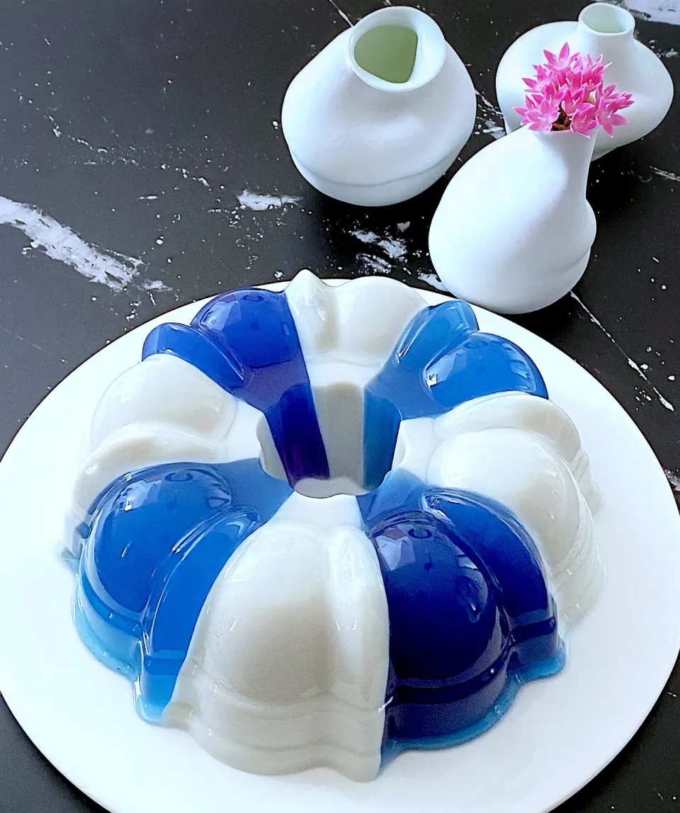 Pandan coconut/butterfly blue pea agar agar|12Dragonさん