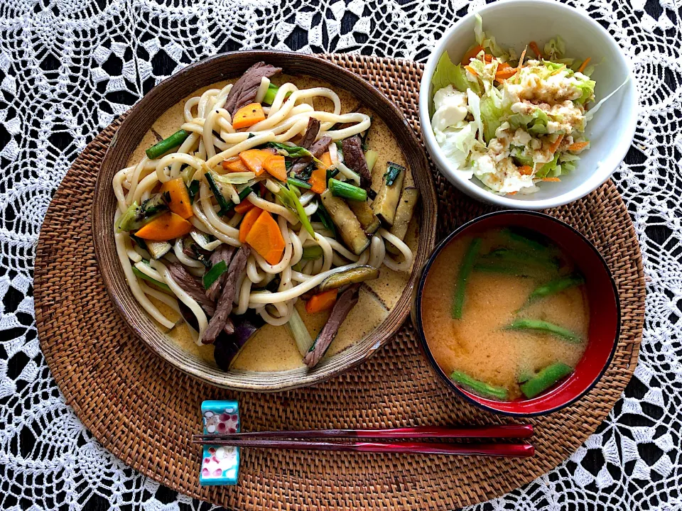 ローストビーフとお野菜で焼きうどん定食✩.*˚|Tina Tomoko😋さん