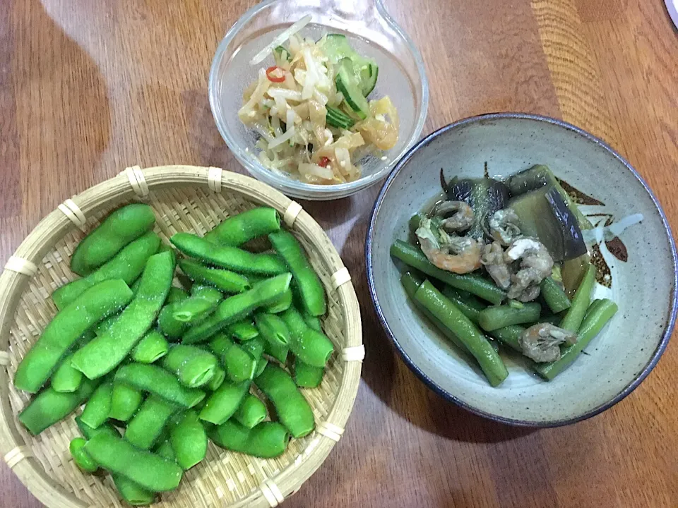 Snapdishの料理写真:初穫れ枝豆で　一杯🍺|sakuramochiさん