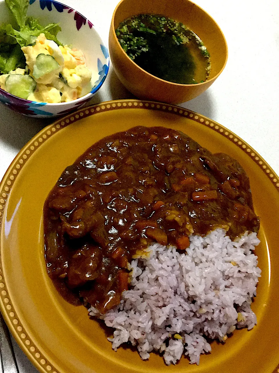 牛すじカレー＊ポテトサラダ|かっすーさん