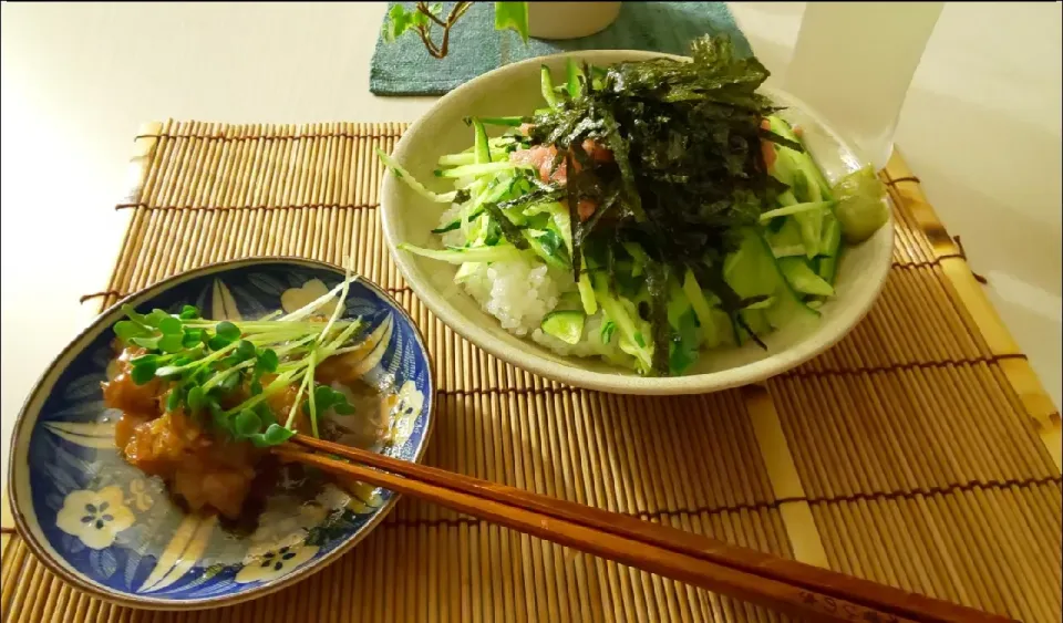 ネギトロ丼、鶏の照り焼き、レモンサワー🍋|miyuki🌱さん