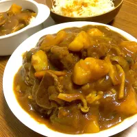 Snapdishの料理写真:普通のカレーライス🍛|やないゆいさん