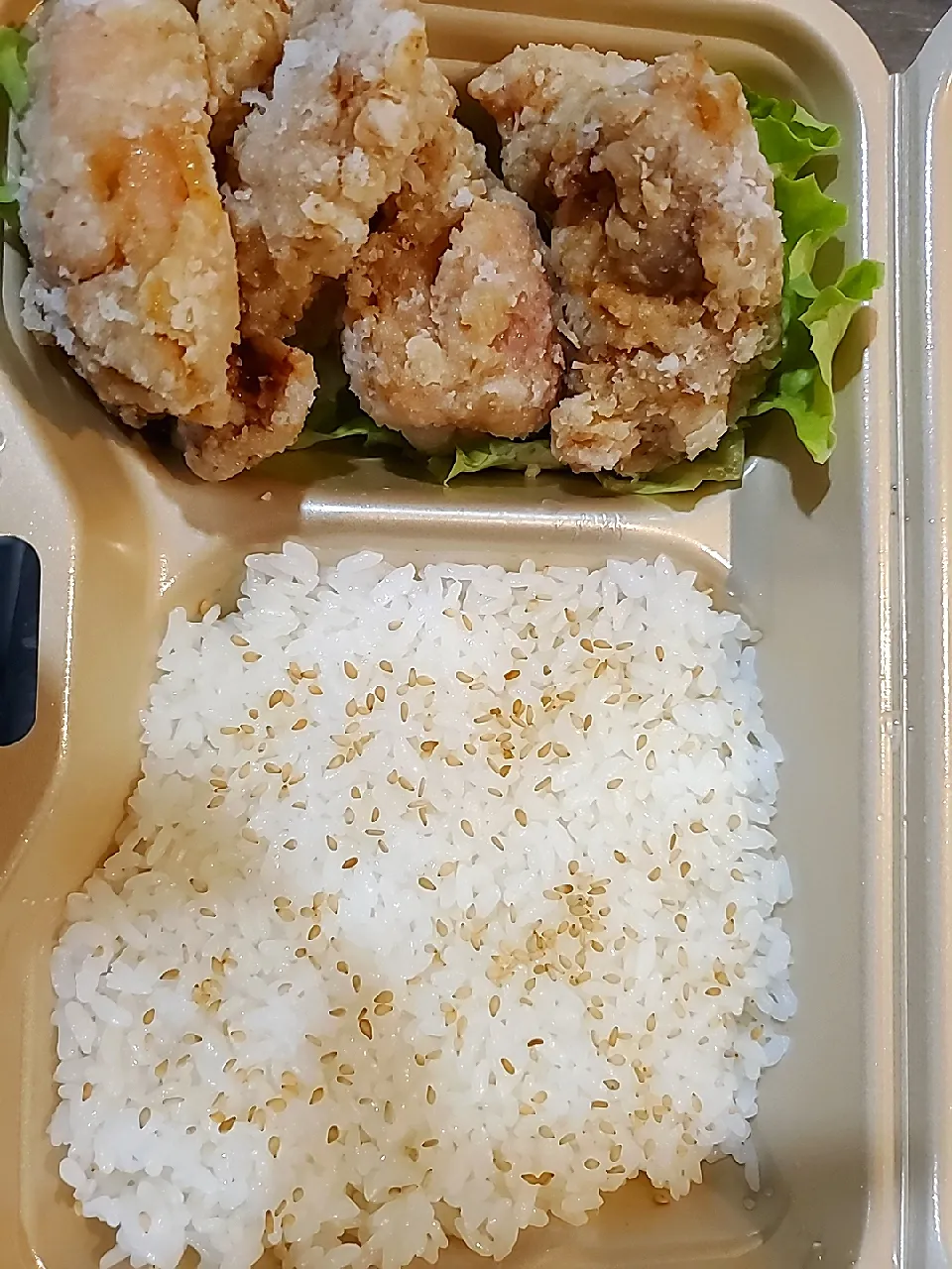 普通に！！   ☺  鶏唐揚げ弁当   #テイクアウト鹿児島   #午後バル   #天文館  #鹿児島|ワッタケカズオさん